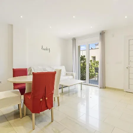 Fuer 4 Personen Ca 60 Qm In Empuriabrava, Costa Brava Golf De Roses Apartment