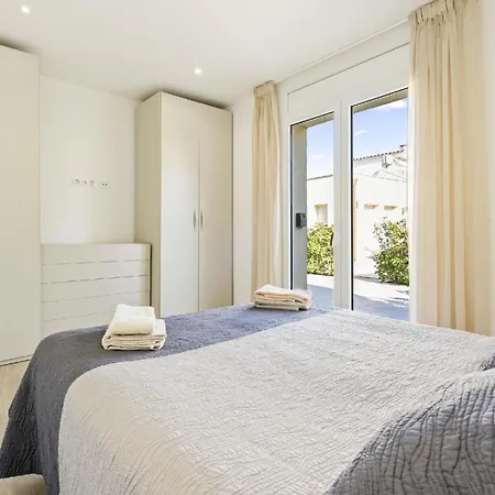 Fuer 4 Personen Ca 60 Qm In Empuriabrava, Costa Brava Golf De Roses * Empuriabrava