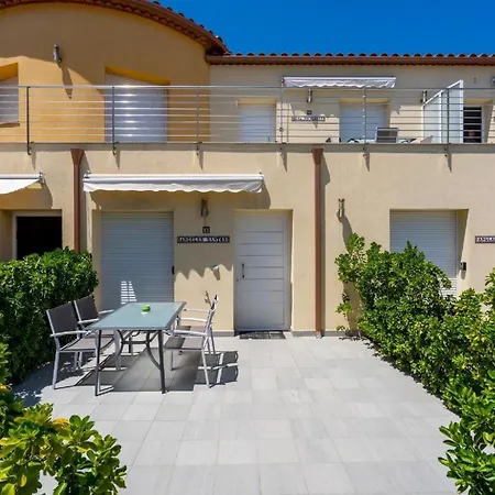 Fuer 4 Personen Ca 60 Qm In Empuriabrava, Costa Brava Golf De Roses Apartment *